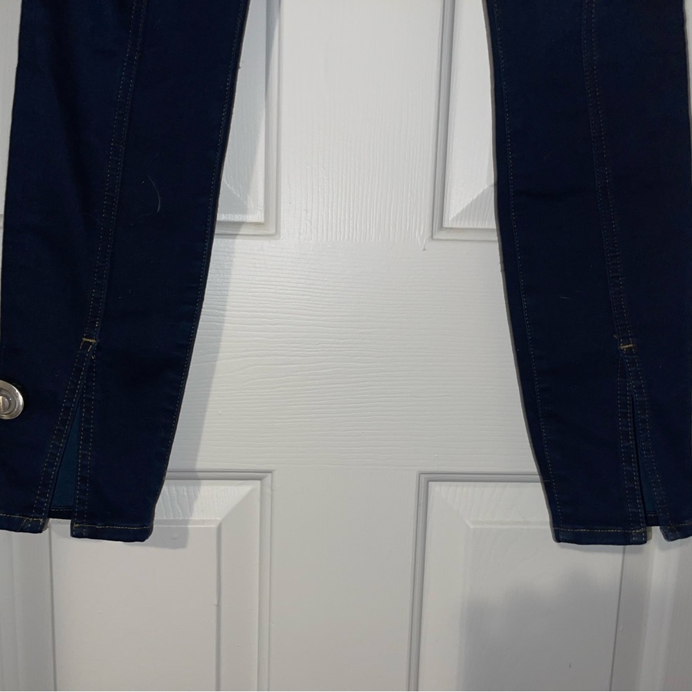 Frame Denim Jean - Picture 2 of 5